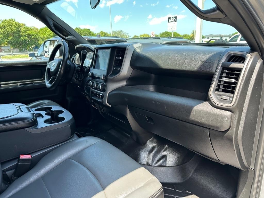 RAM 3500 Tradesman 4x4 Crew Cab 8' Box 2022