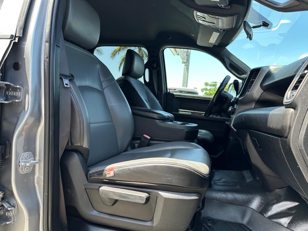 RAM 3500 Tradesman 4x4 Crew Cab 8' Box 2022
