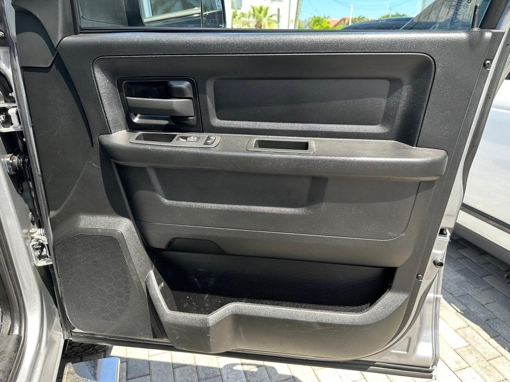 RAM 3500 Tradesman 4x4 Crew Cab 8' Box 2022