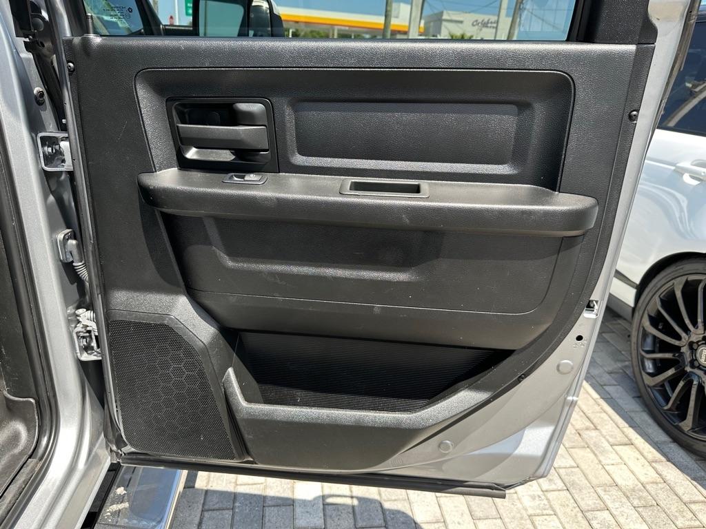 RAM 3500 Tradesman 4x4 Crew Cab 8' Box 2022