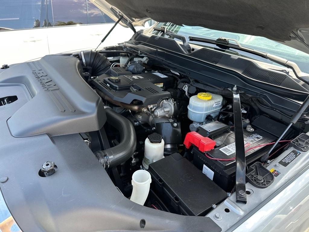 RAM 3500 Tradesman 4x4 Crew Cab 8' Box 2022