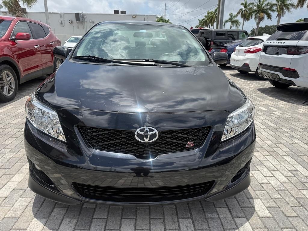 Toyota Corolla 4dr Sdn Man (Natl) 2010