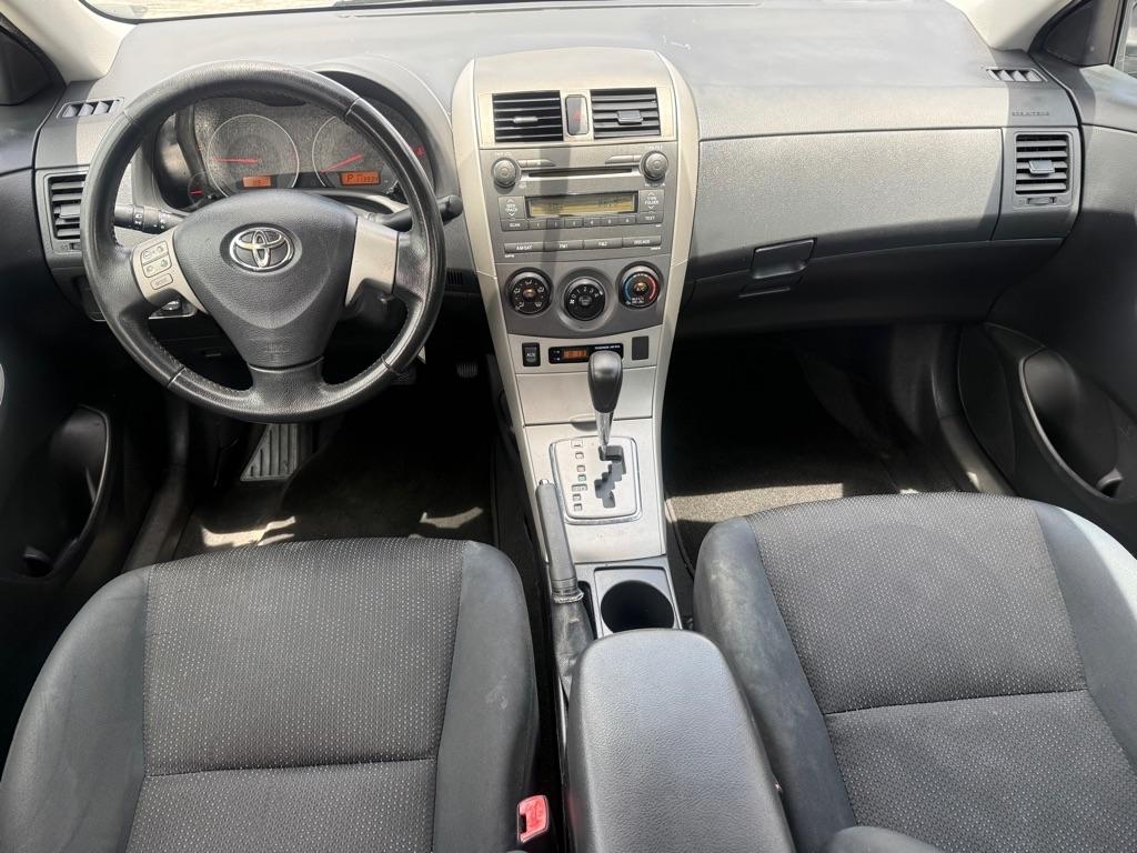 Toyota Corolla 4dr Sdn Man (Natl) 2010