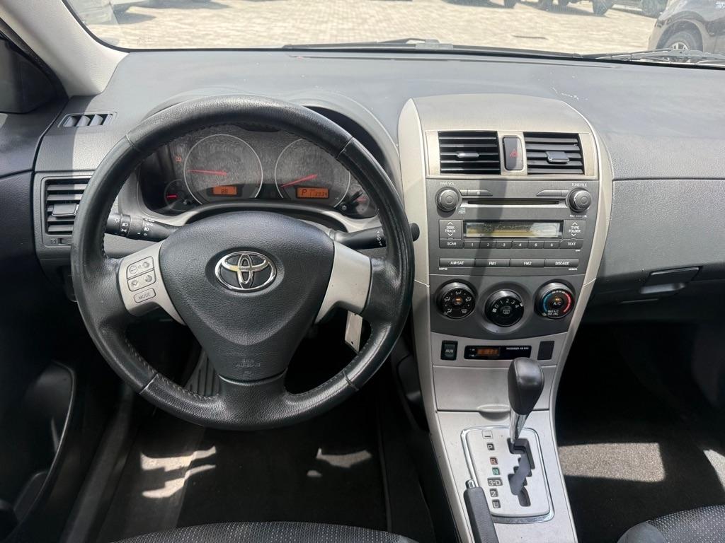 Toyota Corolla 4dr Sdn Man (Natl) 2010