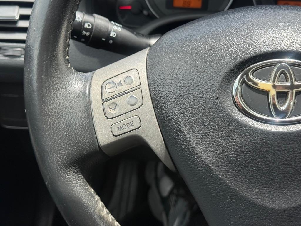 Toyota Corolla 4dr Sdn Man (Natl) 2010