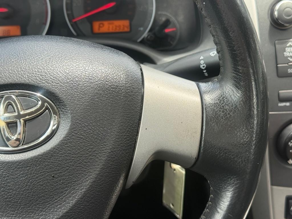 Toyota Corolla 4dr Sdn Man (Natl) 2010