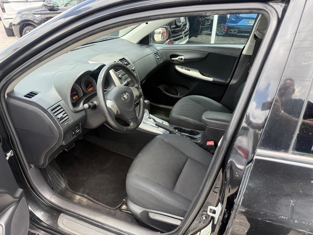 Toyota Corolla 4dr Sdn Man (Natl) 2010