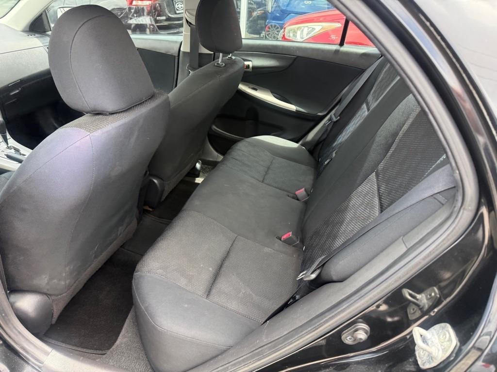 Toyota Corolla 4dr Sdn Man (Natl) 2010