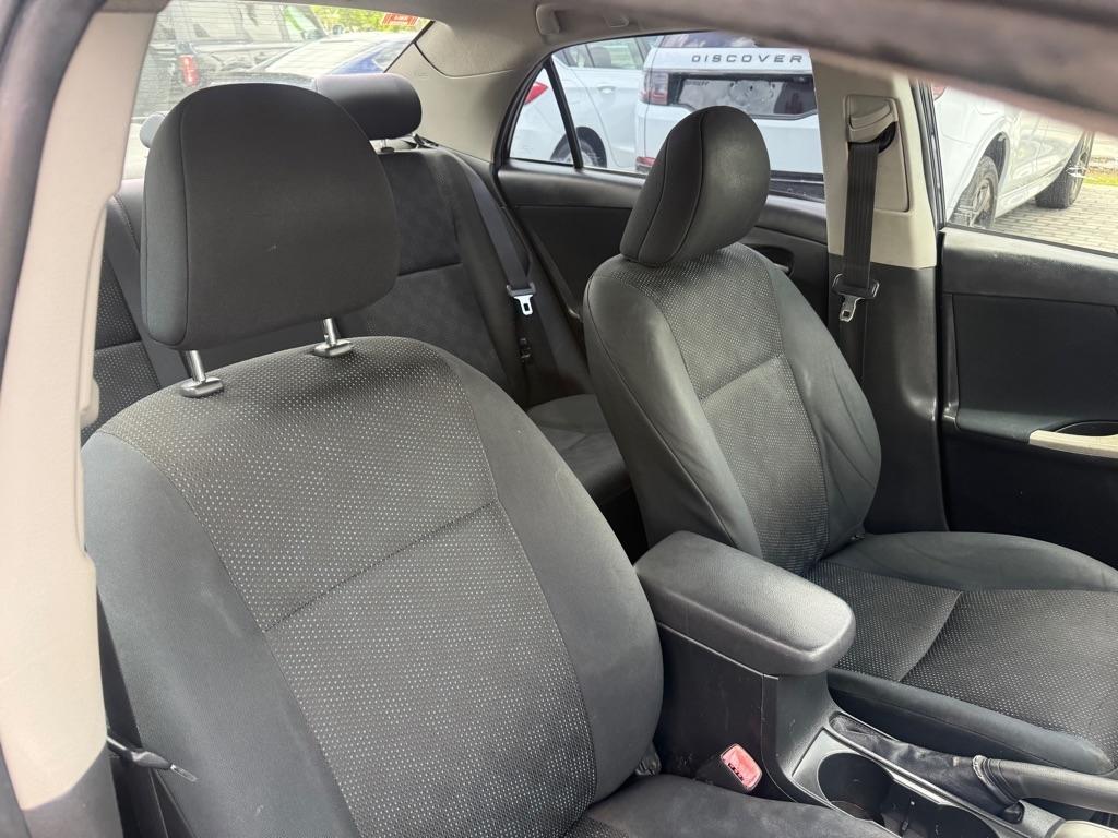 Toyota Corolla 4dr Sdn Man (Natl) 2010