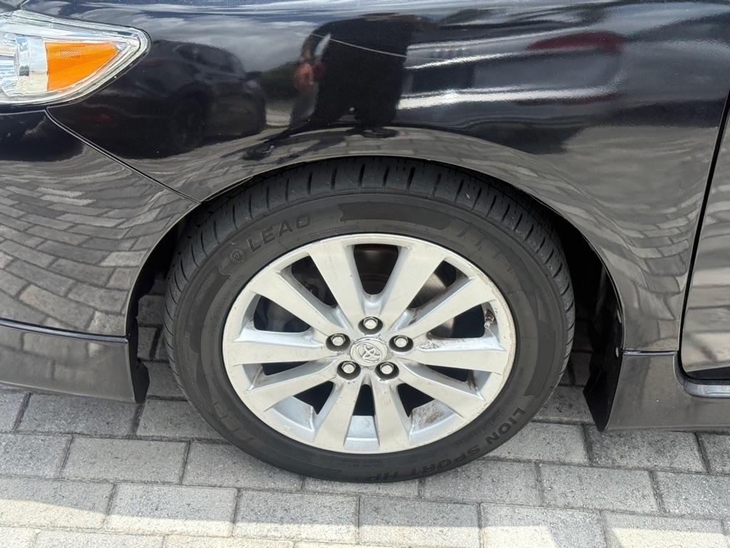 Toyota Corolla 4dr Sdn Man (Natl) 2010
