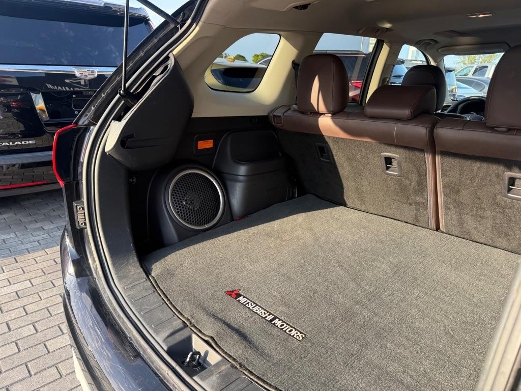 Mitsubishi Outlander PHEV SEL S-AWC 2018