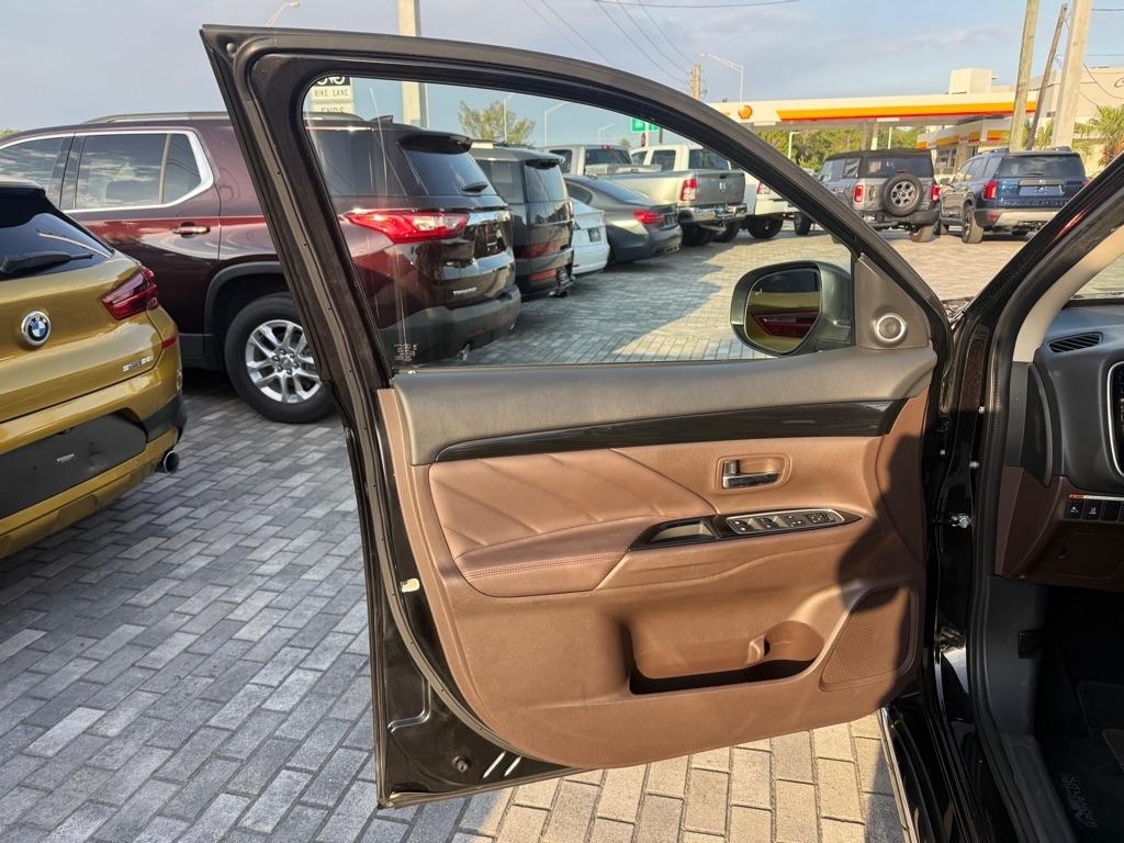 Mitsubishi Outlander PHEV SEL S-AWC 2018