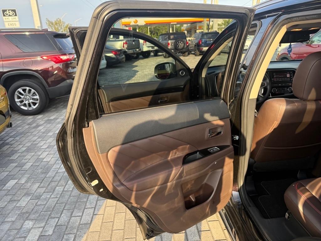 Mitsubishi Outlander PHEV SEL S-AWC 2018