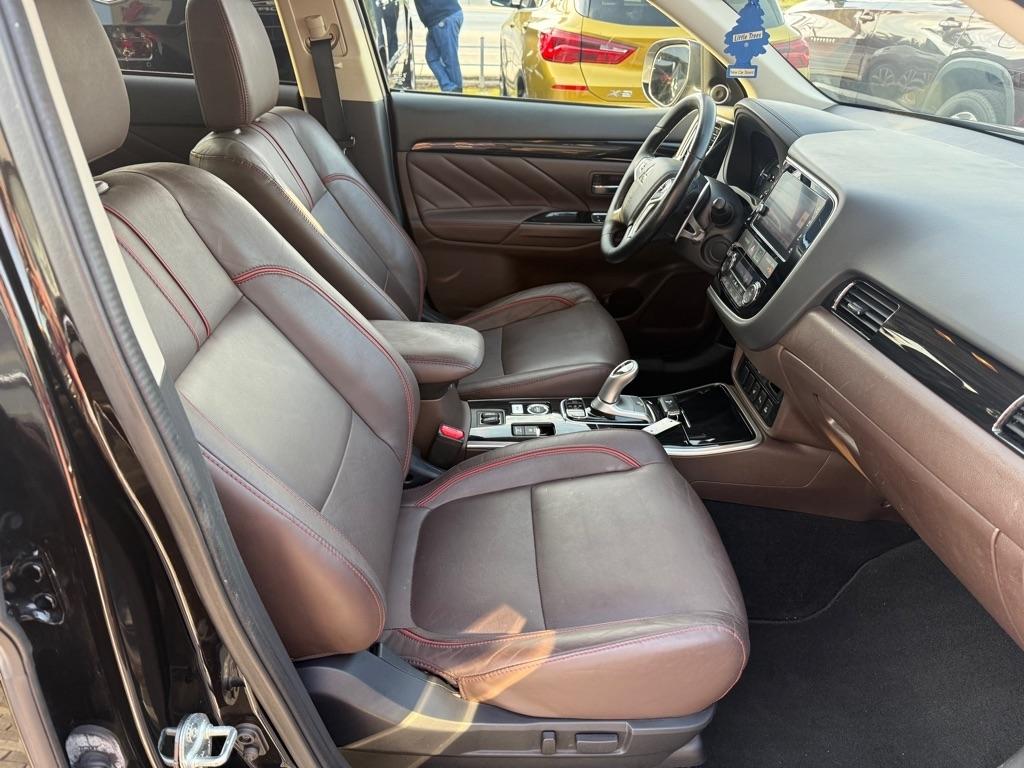 Mitsubishi Outlander PHEV SEL S-AWC 2018