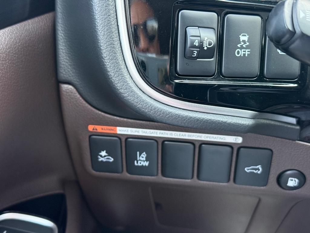 Mitsubishi Outlander PHEV SEL S-AWC 2018