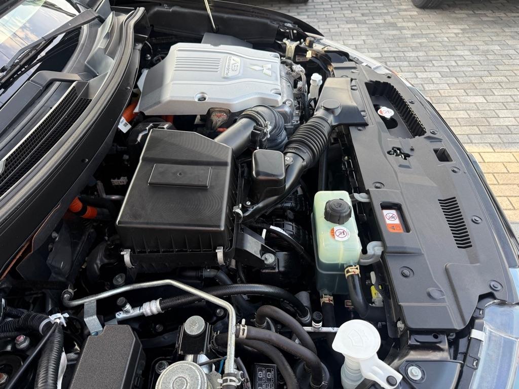 Mitsubishi Outlander PHEV SEL S-AWC 2018