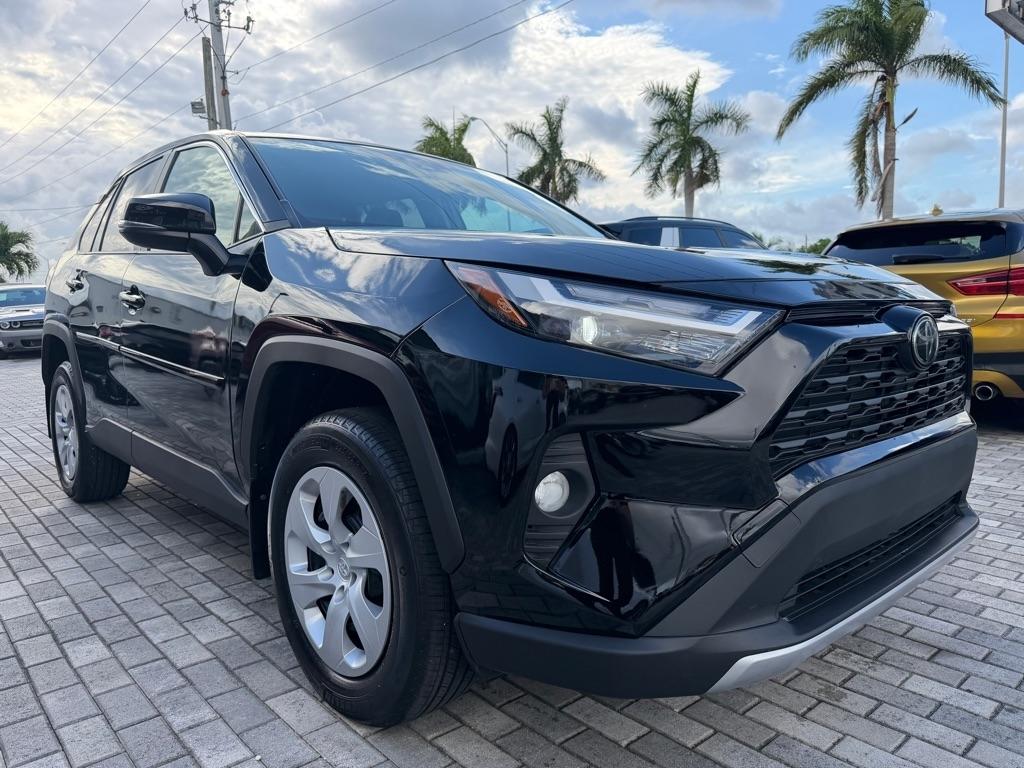 Toyota RAV4 LE AWD (Natl) 2025