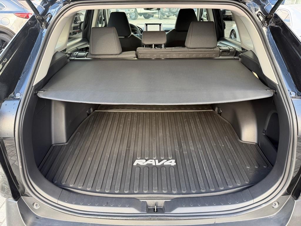 Toyota RAV4 LE AWD (Natl) 2025