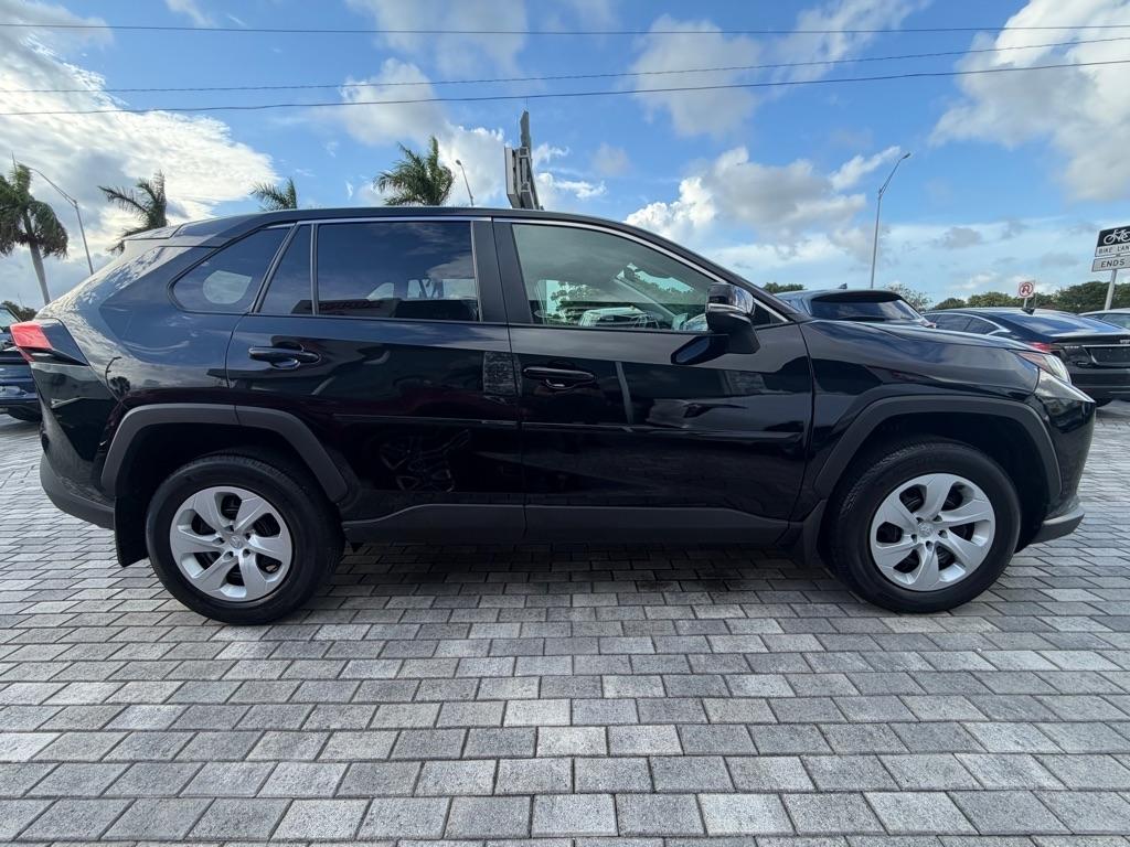 Toyota RAV4 LE AWD (Natl) 2025