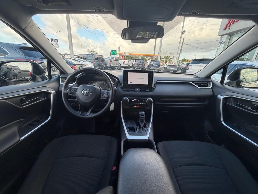 Toyota RAV4 LE AWD (Natl) 2025