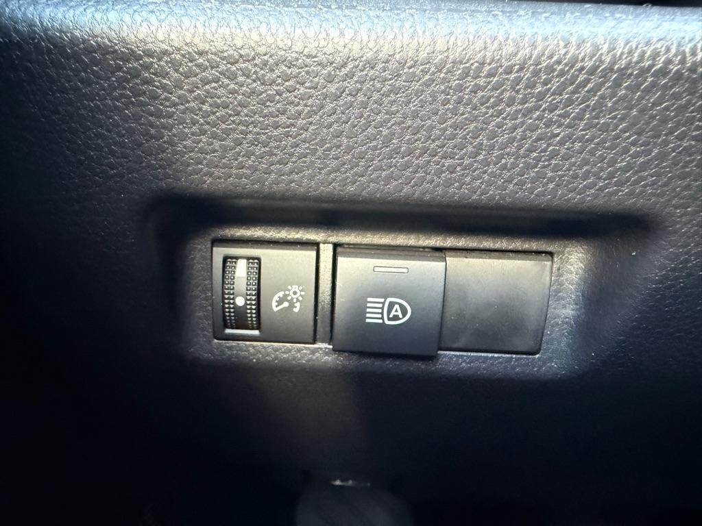 Toyota RAV4 LE AWD (Natl) 2025