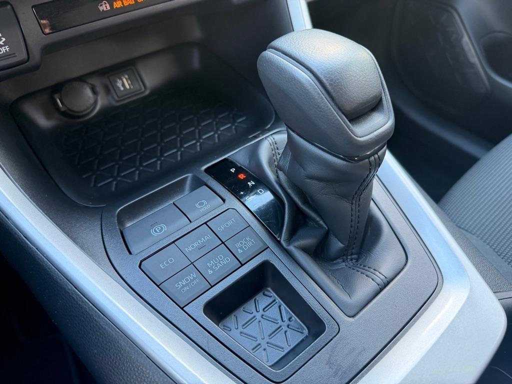 Toyota RAV4 LE AWD (Natl) 2025