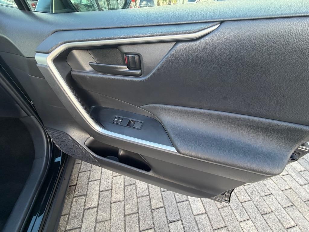Toyota RAV4 LE AWD (Natl) 2025