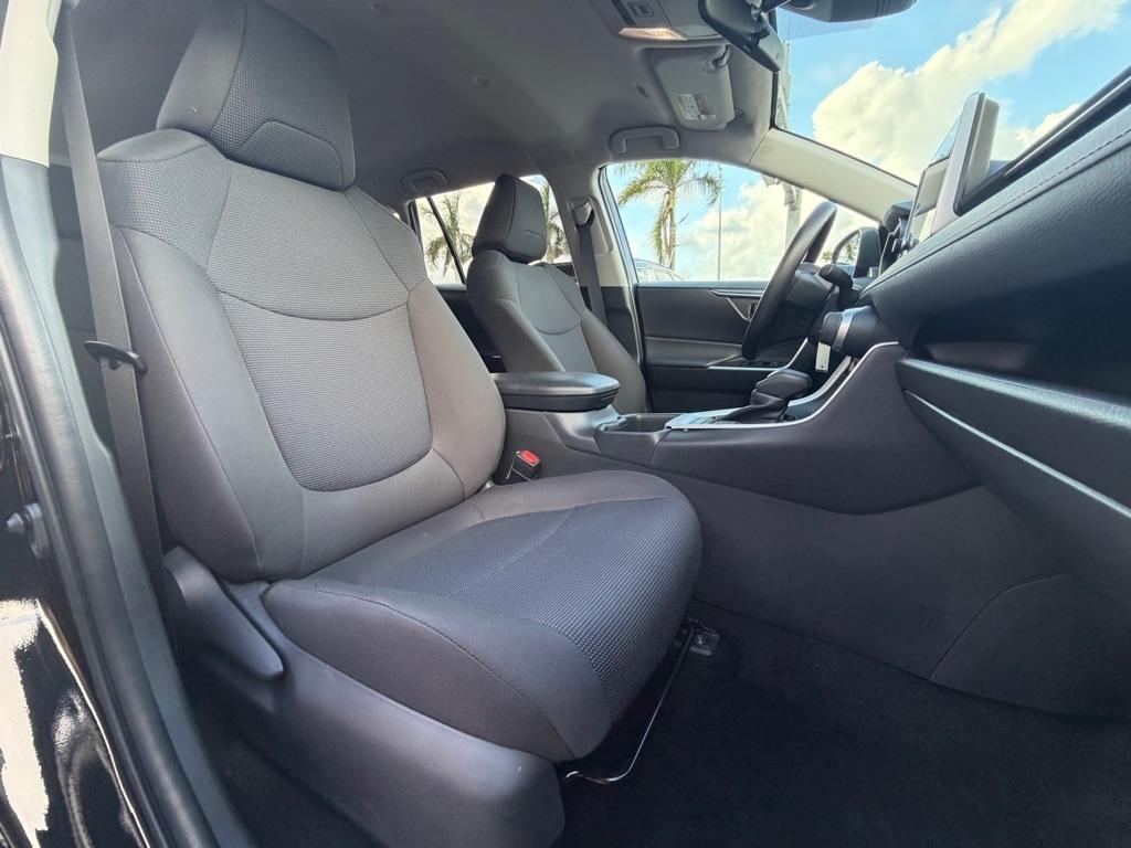 Toyota RAV4 LE AWD (Natl) 2025