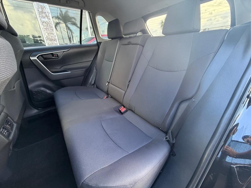 Toyota RAV4 LE AWD (Natl) 2025