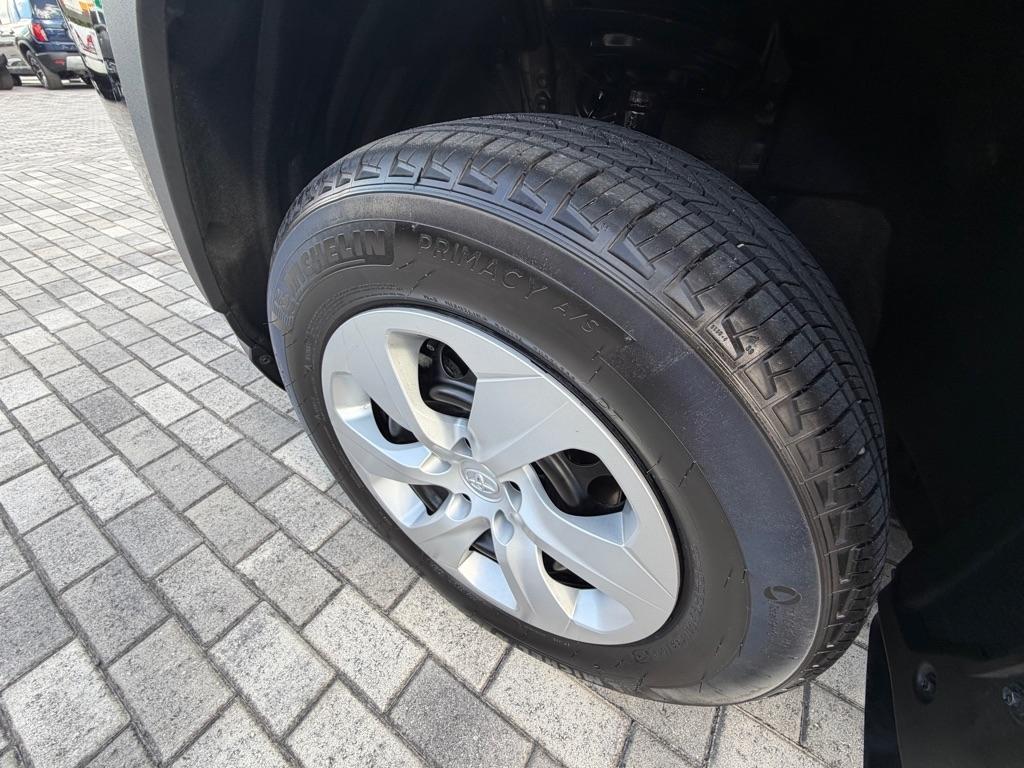 Toyota RAV4 LE AWD (Natl) 2025