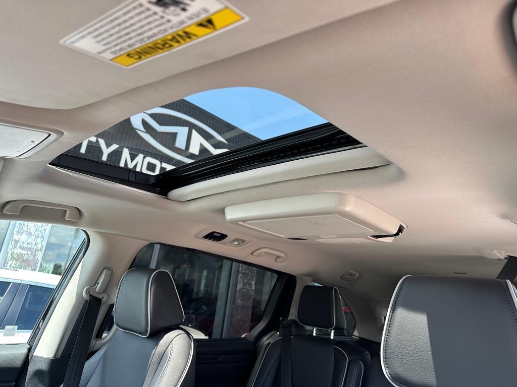 Honda Odyssey Touring Auto 2025