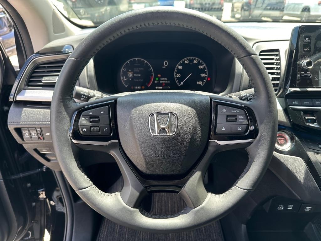 Honda Odyssey Touring Auto 2025