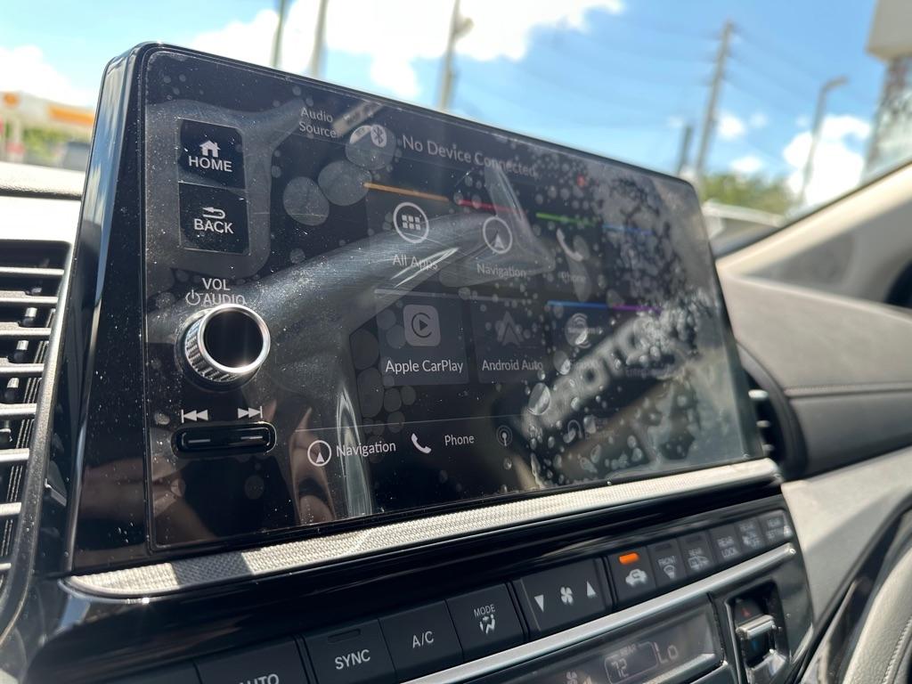 Honda Odyssey Touring Auto 2025