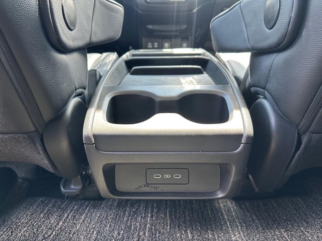 Honda Odyssey Touring Auto 2025