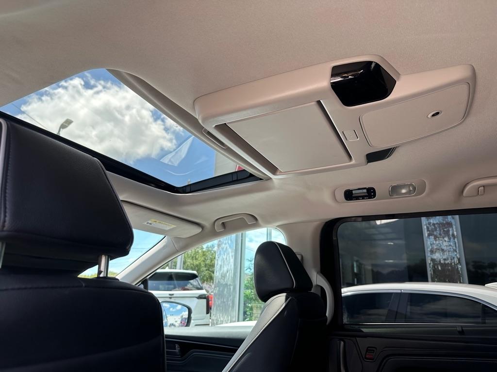 Honda Odyssey Touring Auto 2025