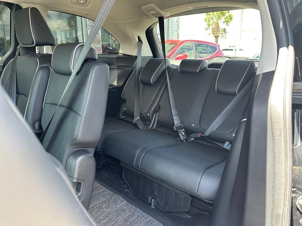 Honda Odyssey Touring Auto 2025