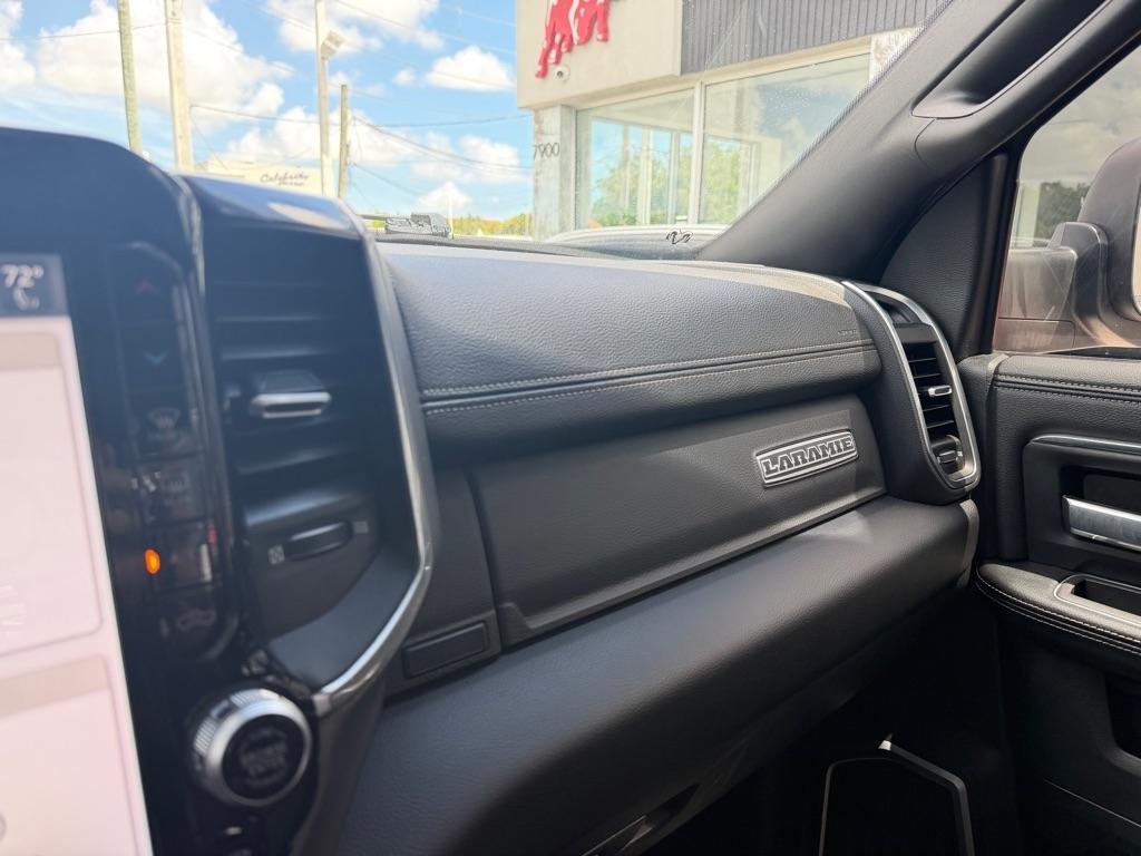 RAM 2500 Laramie 4x4 Crew Cab 6'4" Box 2022