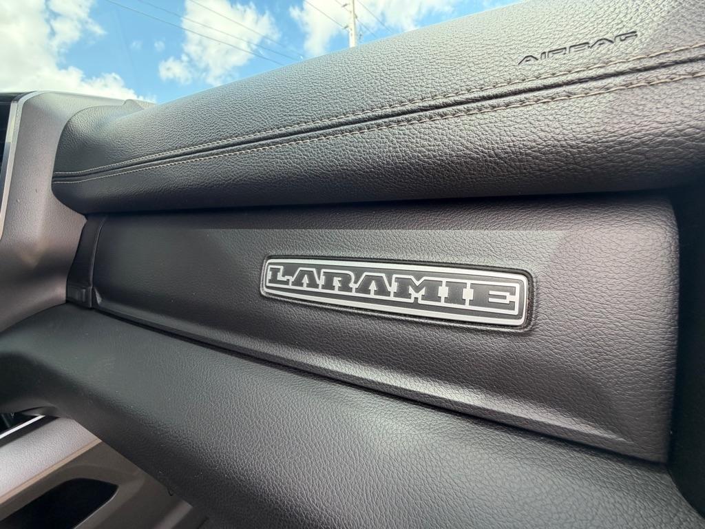 RAM 2500 Laramie 4x4 Crew Cab 6'4" Box 2022