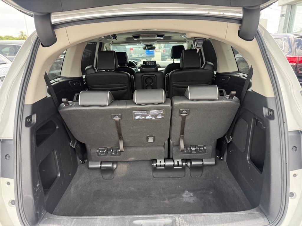 Honda Odyssey Touring Auto 2025