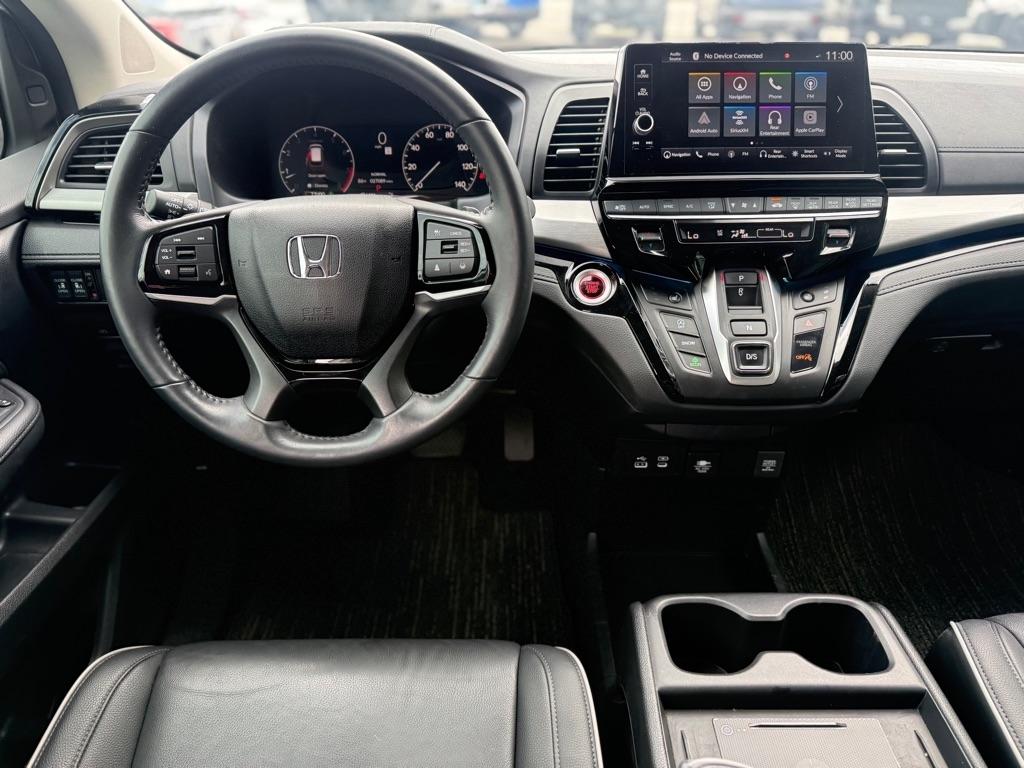Honda Odyssey Touring Auto 2025