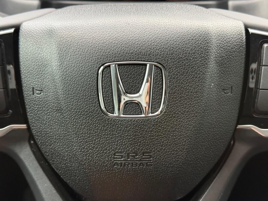 Honda Odyssey Touring Auto 2025