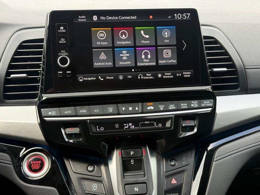 Honda Odyssey Touring Auto 2025