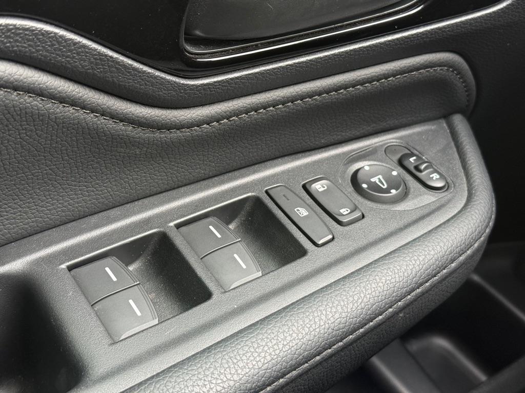 Honda Odyssey Touring Auto 2025