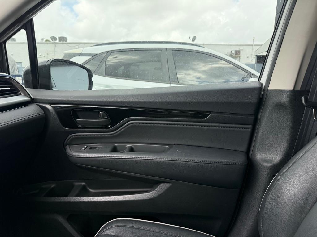 Honda Odyssey Touring Auto 2025