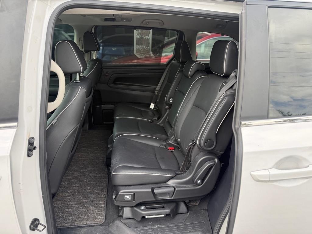 Honda Odyssey Touring Auto 2025