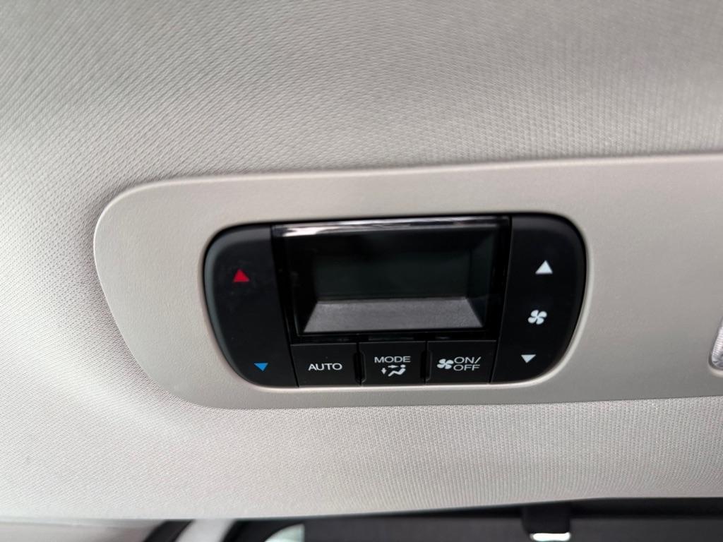 Honda Odyssey Touring Auto 2025