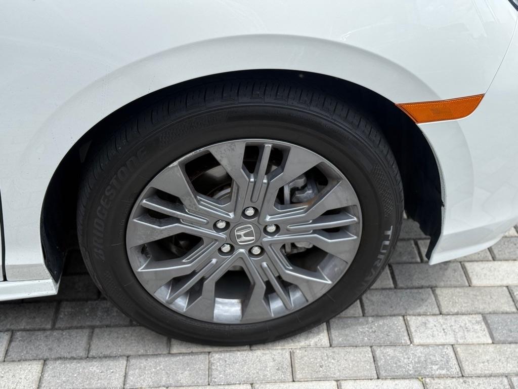 Honda Odyssey Touring Auto 2025