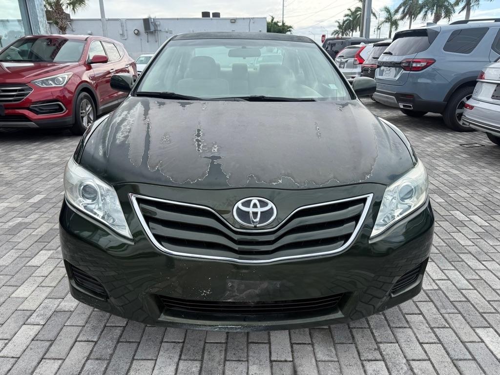 Toyota Camry 4dr Sdn I4 Man (Natl) 2010