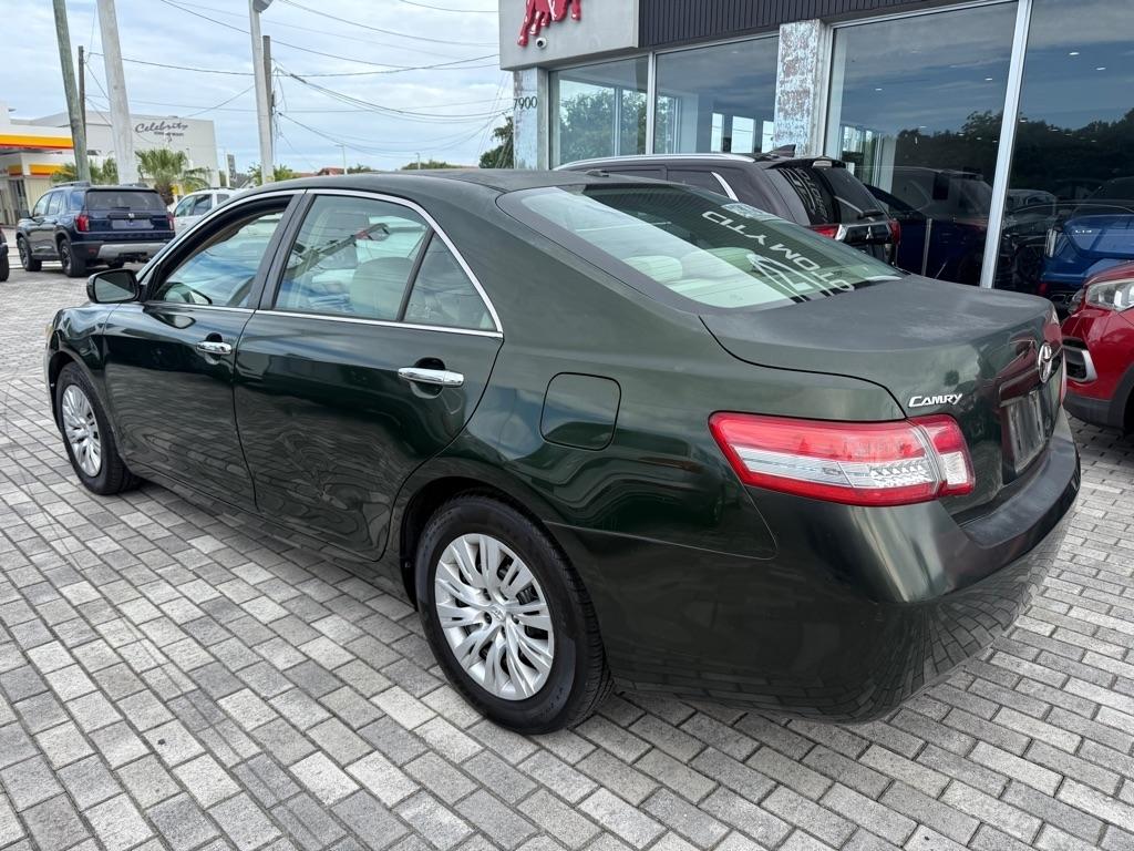 Toyota Camry 4dr Sdn I4 Man (Natl) 2010