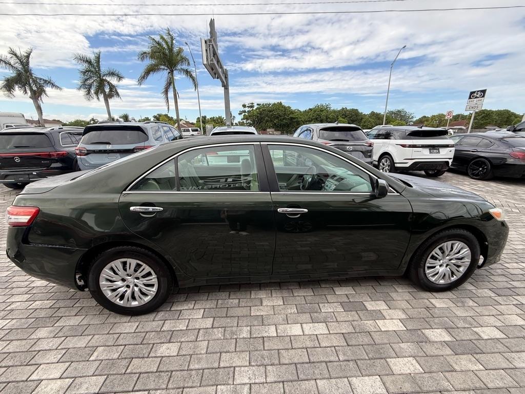 Toyota Camry 4dr Sdn I4 Man (Natl) 2010